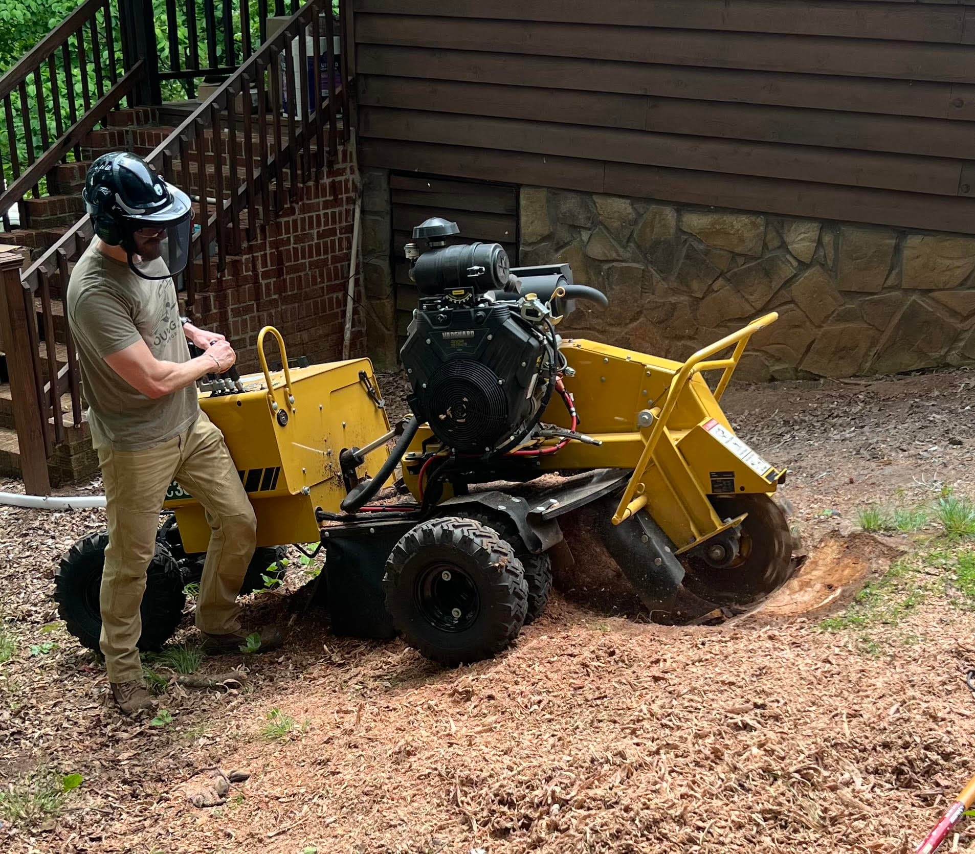 Hamilton County professional stump extraction arborist team in Chattanooga, TN